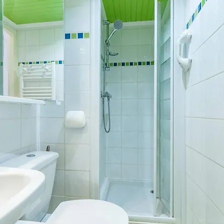 Skis Aux Pieds Avec Double Balcon Pres De - Fr-1-355-101